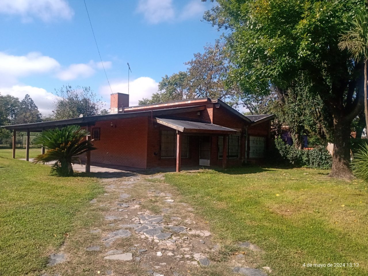 Casa quinta 5 ambientes con pileta y cochera en Parque Alvear, Tortuguitas