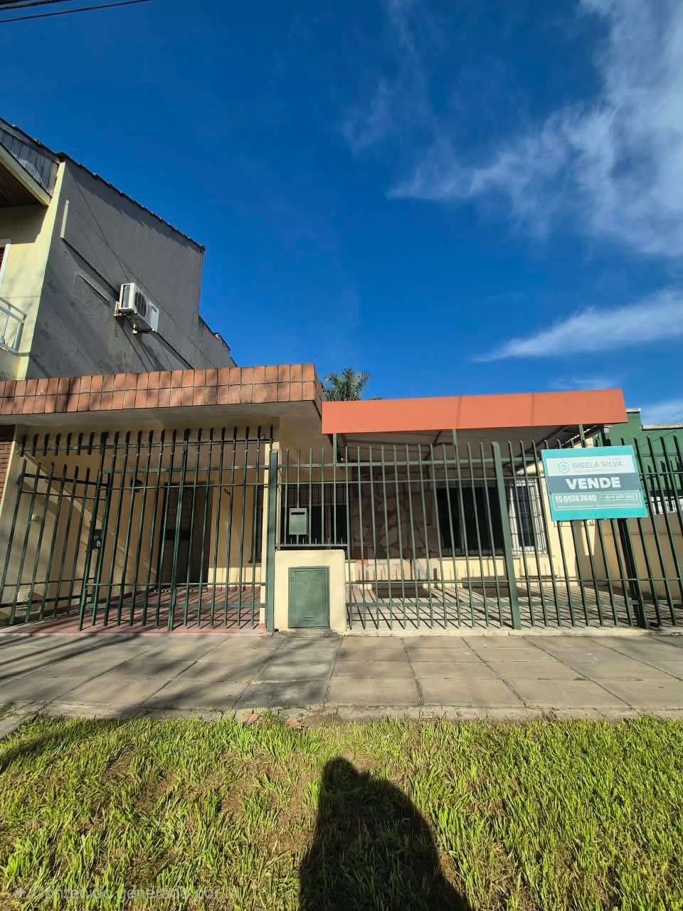 Casa en venta c/ cochera en Muñiz
