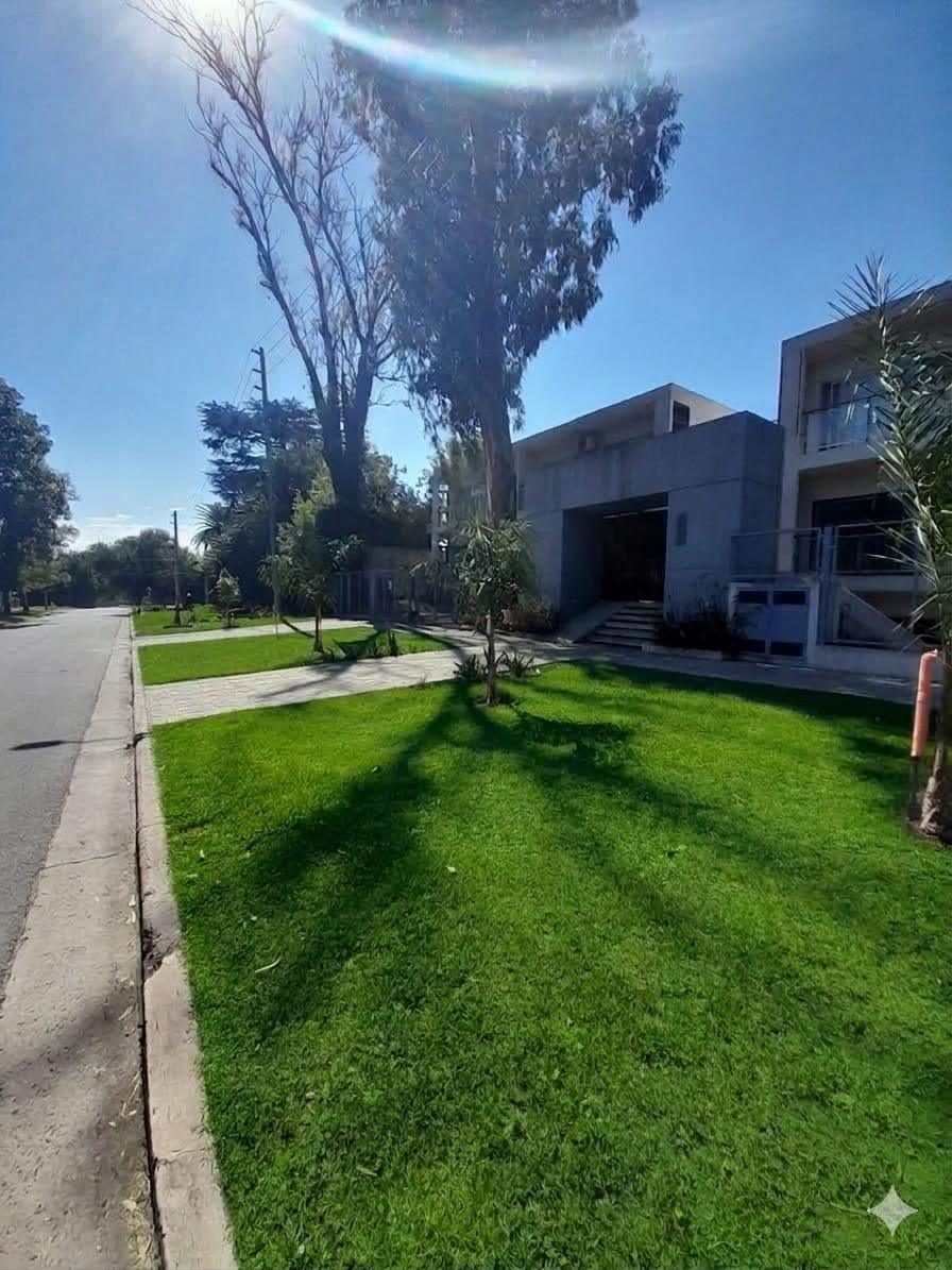 Departamento en venta con cochera en San Miguel