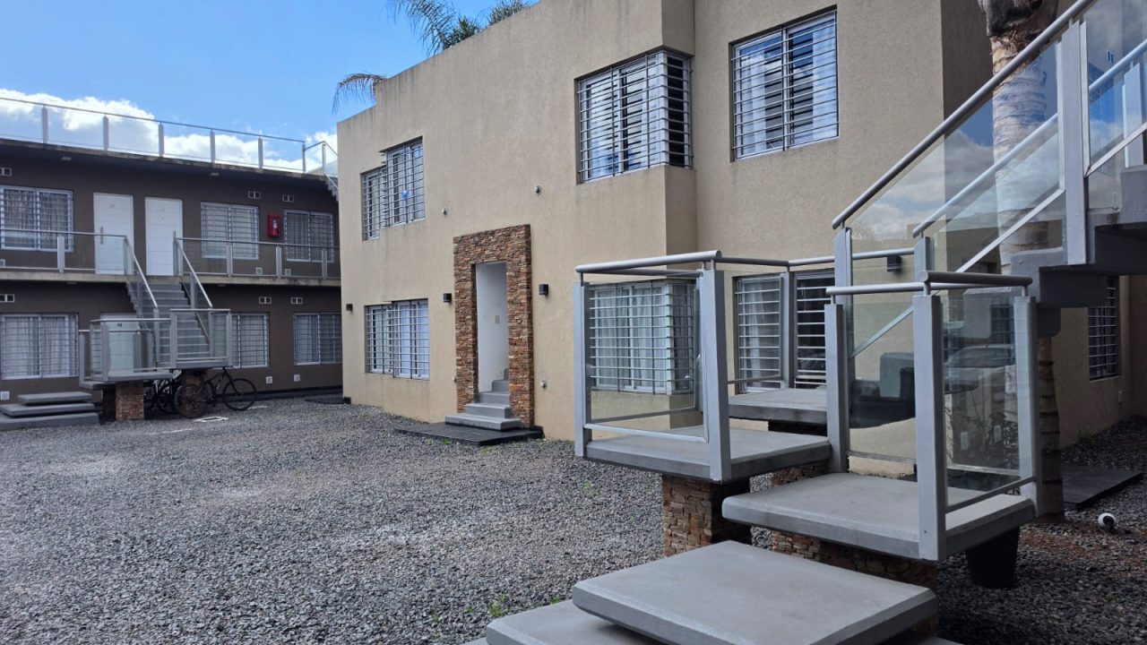 ALQUILER DOS AMBIENTES PLANTA BAJA CON COCHERA EN MUNIZ (SAN MIGUEL)