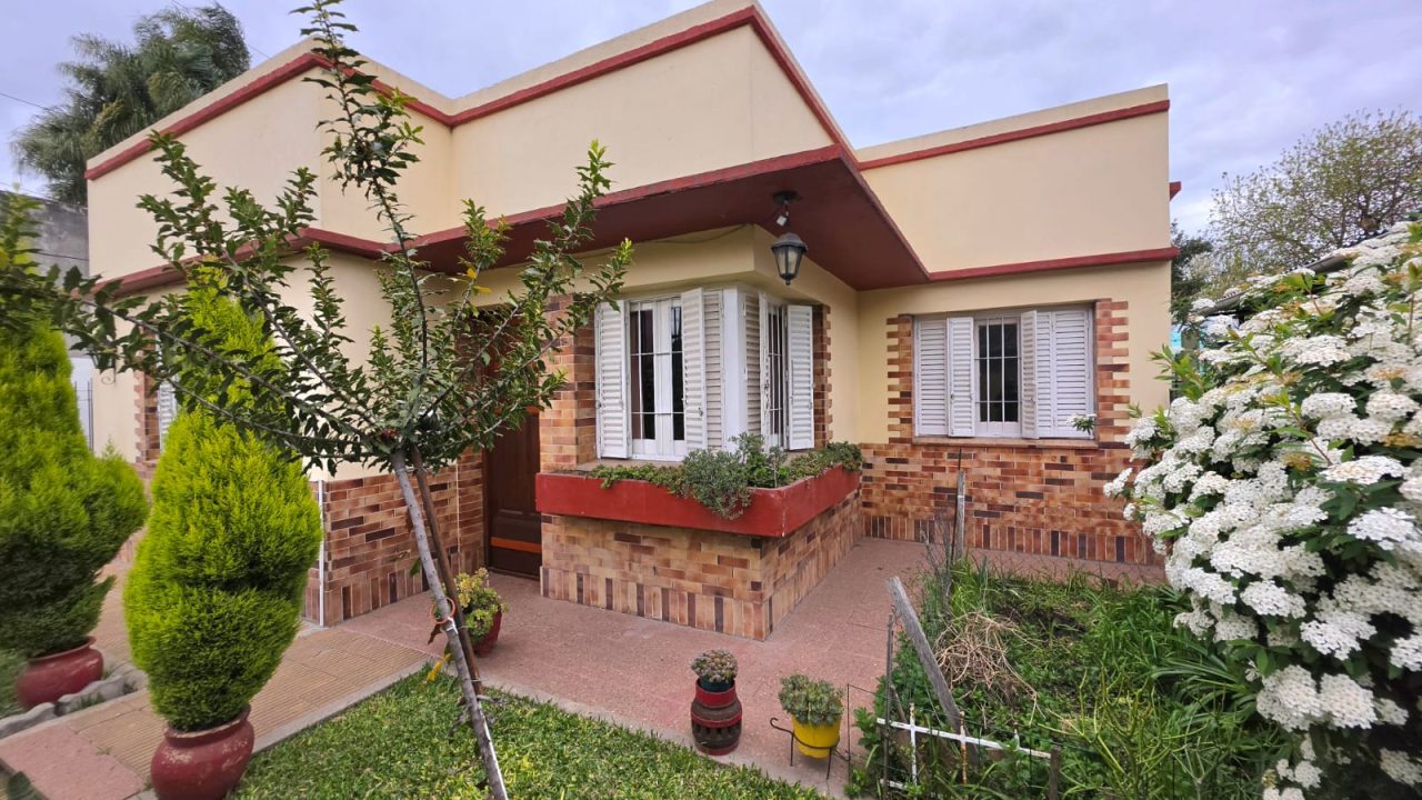 Venta Casa PH 4 ambientes con cochera y jardín en José C. Paz