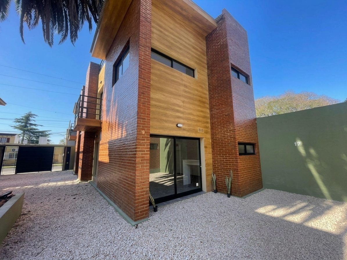 Venta Departamento 2 ambientes con patio y cochera en Bella Vista