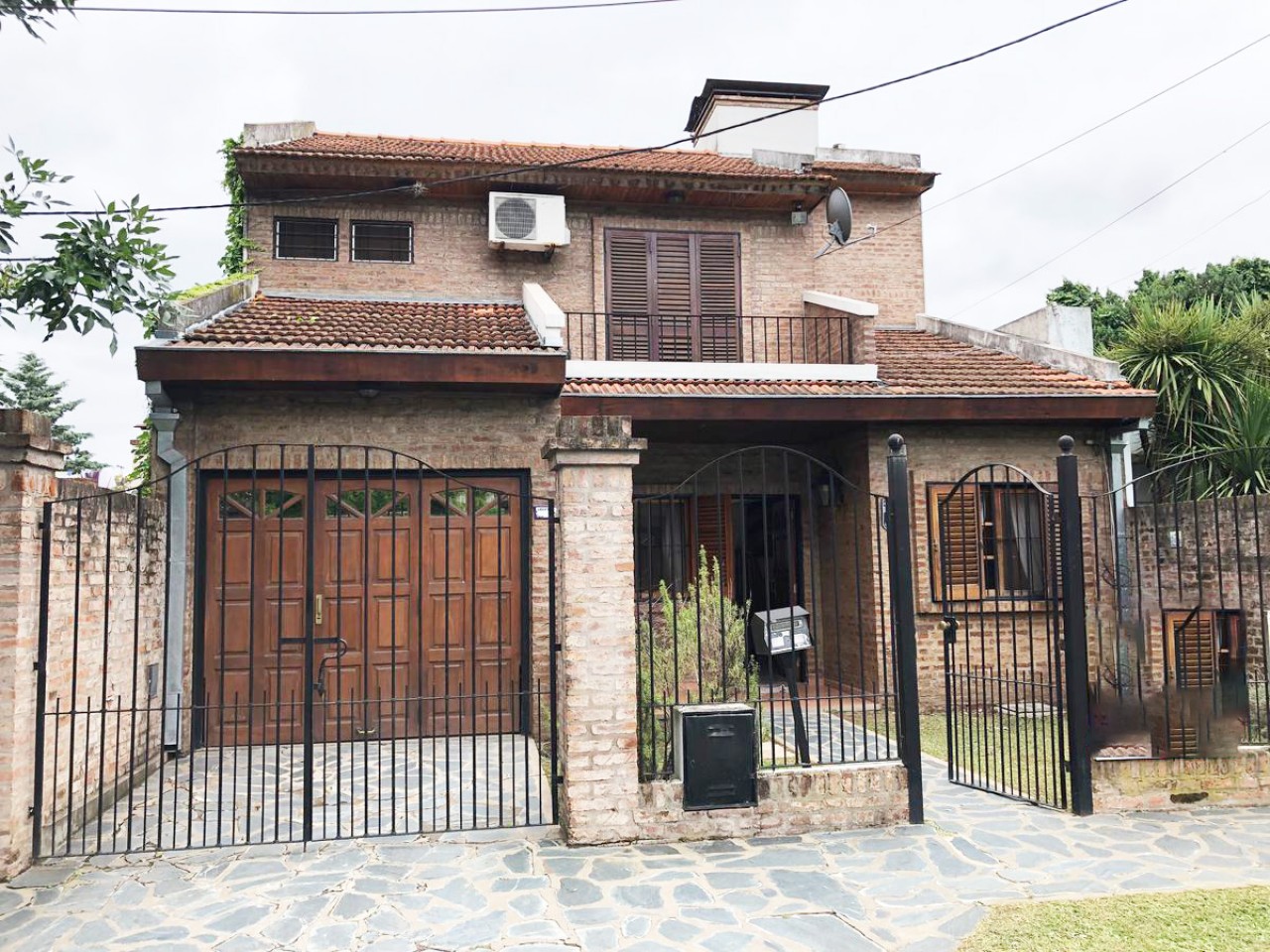 Casa en Dos Plantas,  ( San Miguel)