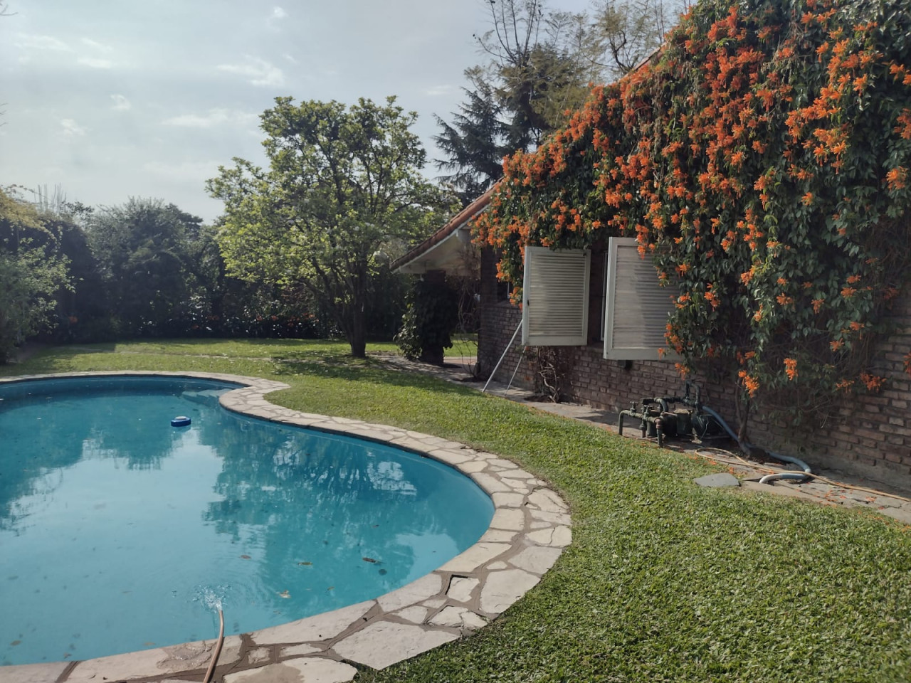 Casa quinta con parque y pileta - San Miguel