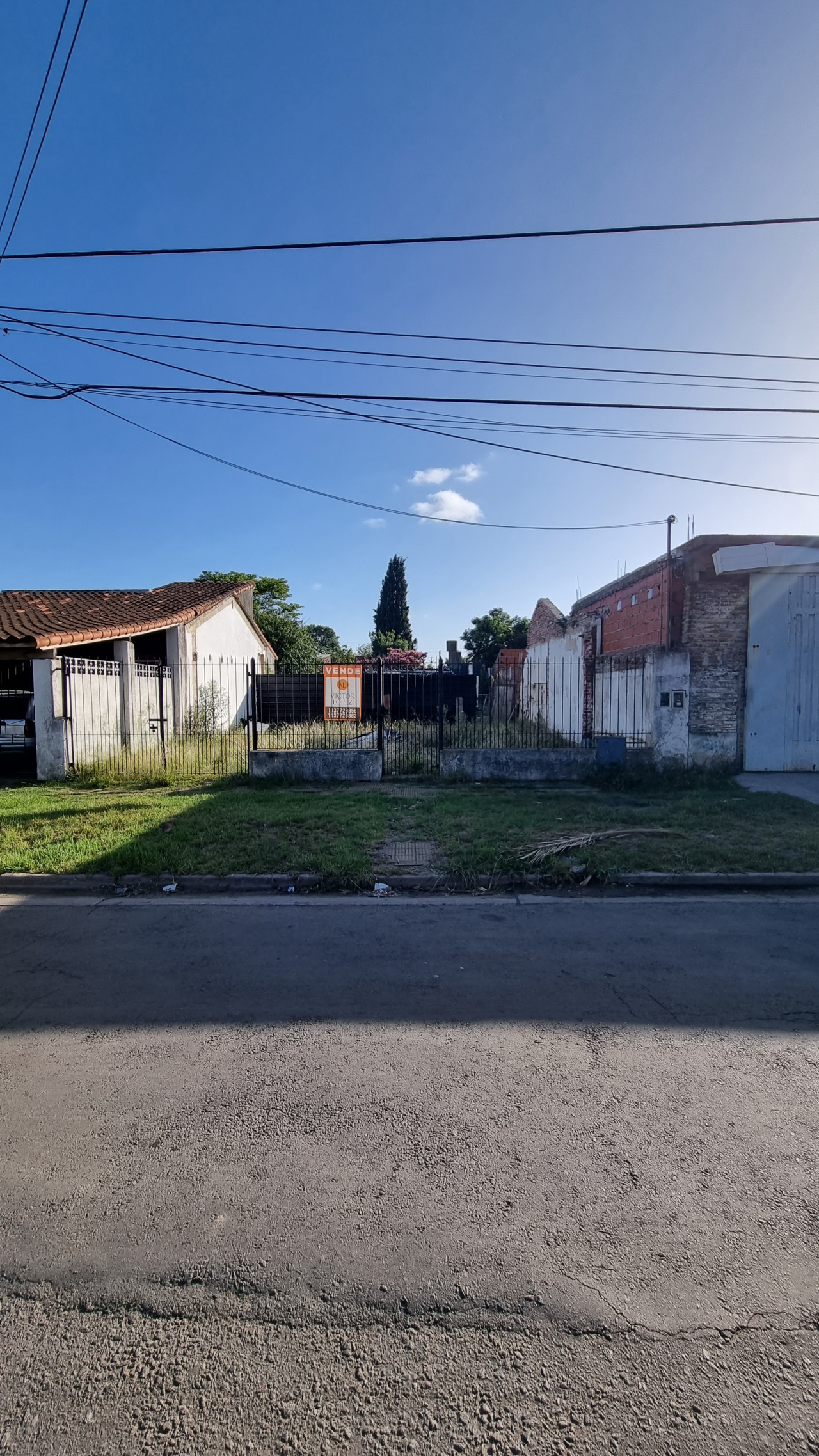 ### VENTA LOTE 10 X 30 MTS  - LOS POLVORINES - BARRIO MARIANO MORENO ###