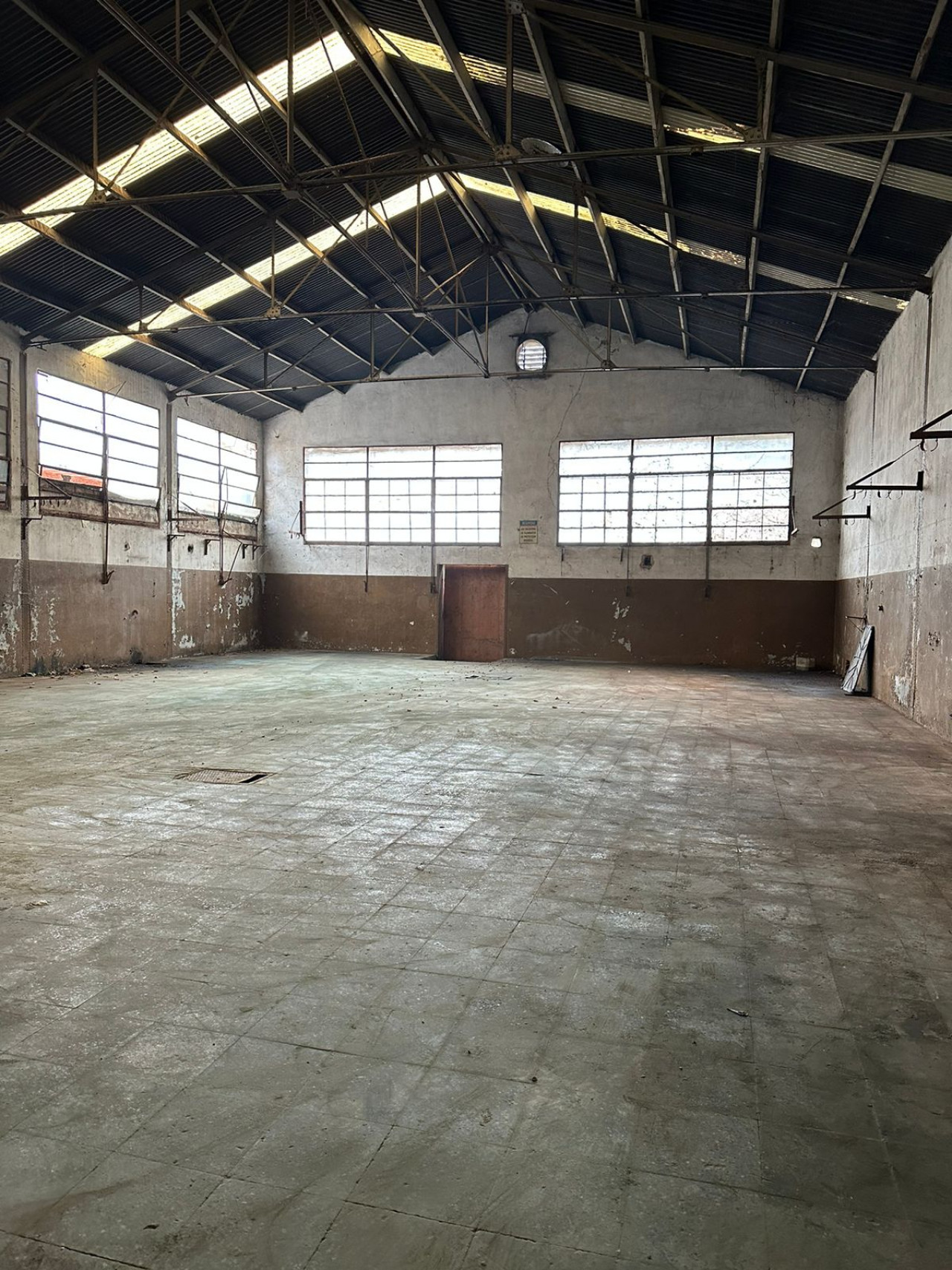 Alquiler de Depósito/ Galpón de 770 m2 dividido en 3 módulos - Bella Vista