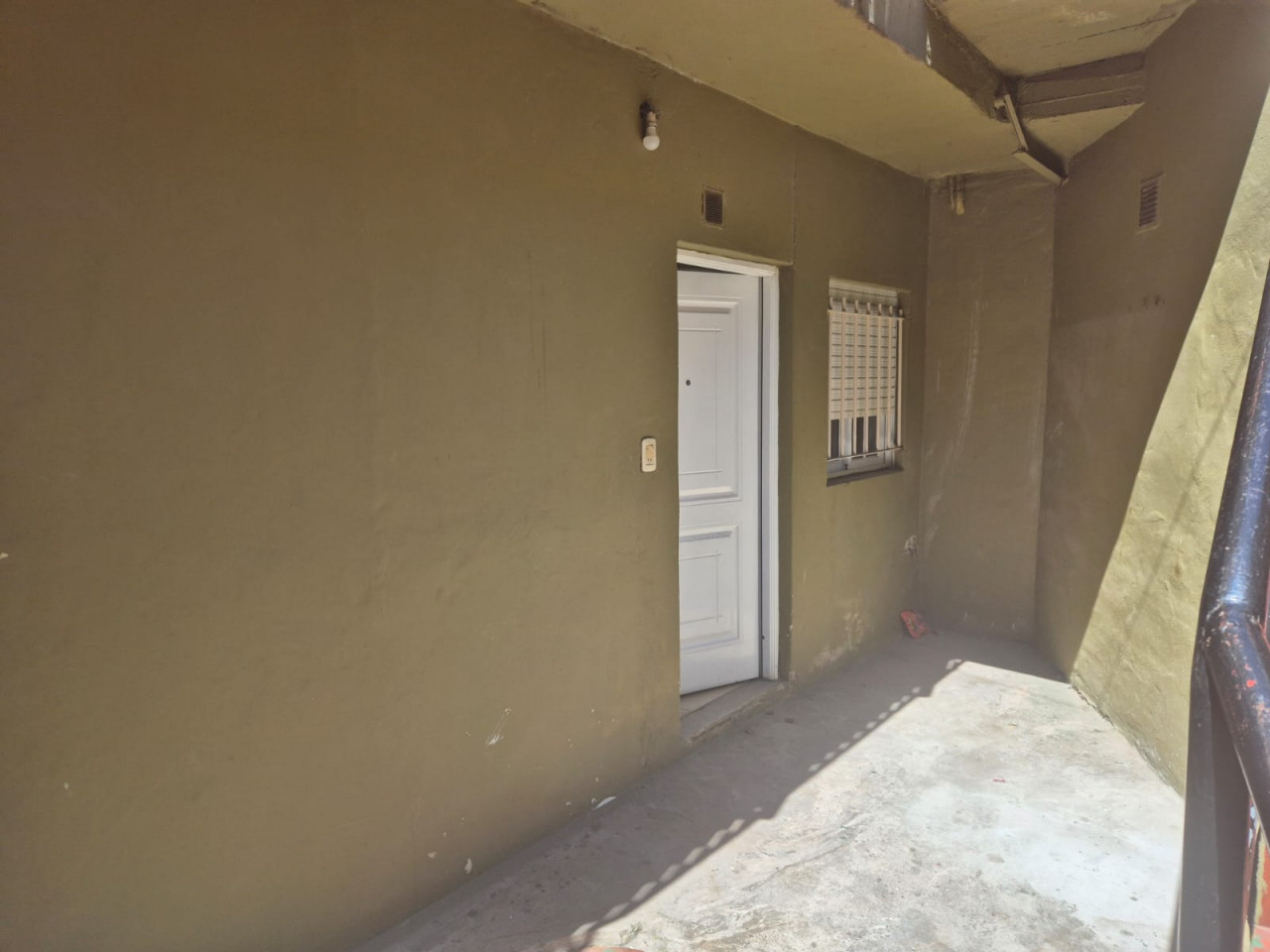 Dos ambientes en planta Baja ( San Miguel Oeste)